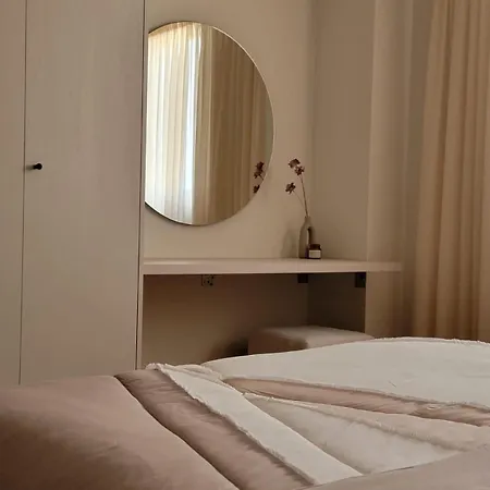 Gems Living Apartman *