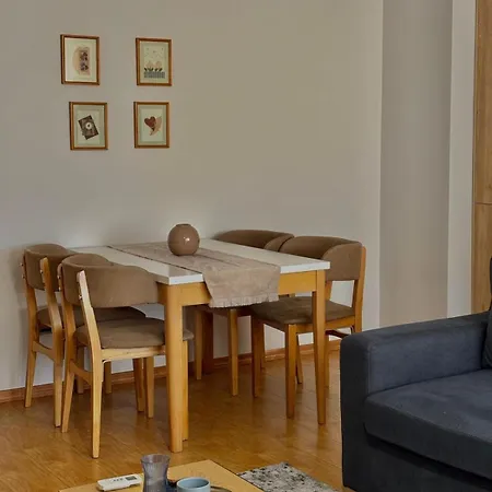 Gems Living Apartman Tirana